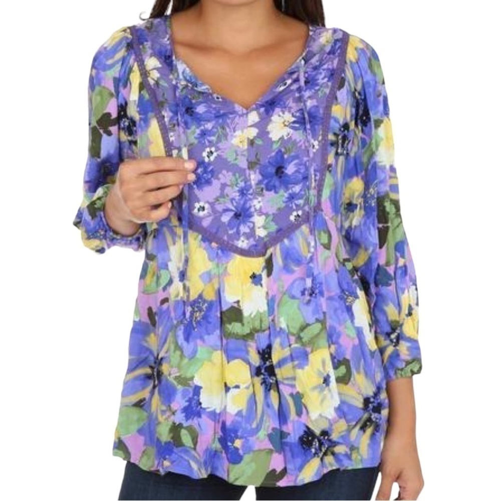 Fig and Flower Floral Keyhole Neckline Chiffon Blouse NWT